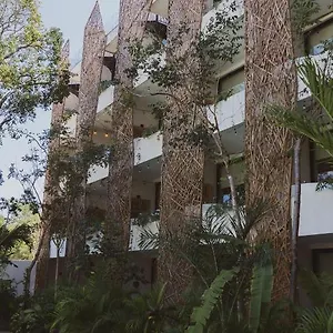 Jade Tulum